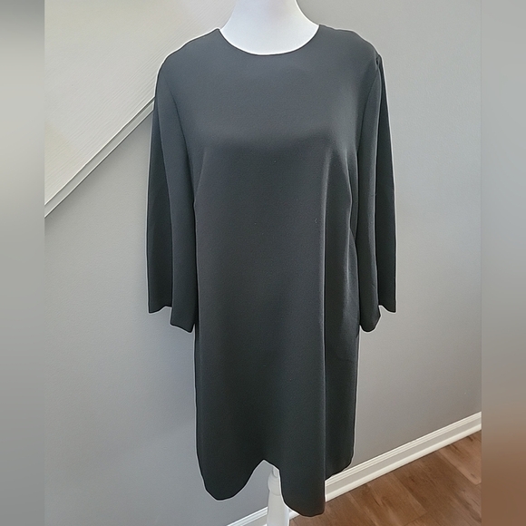 BCBGeneration Black Shift Dress Keyhole Back Lagenlook Quality Size Large - Picture 1 of 6